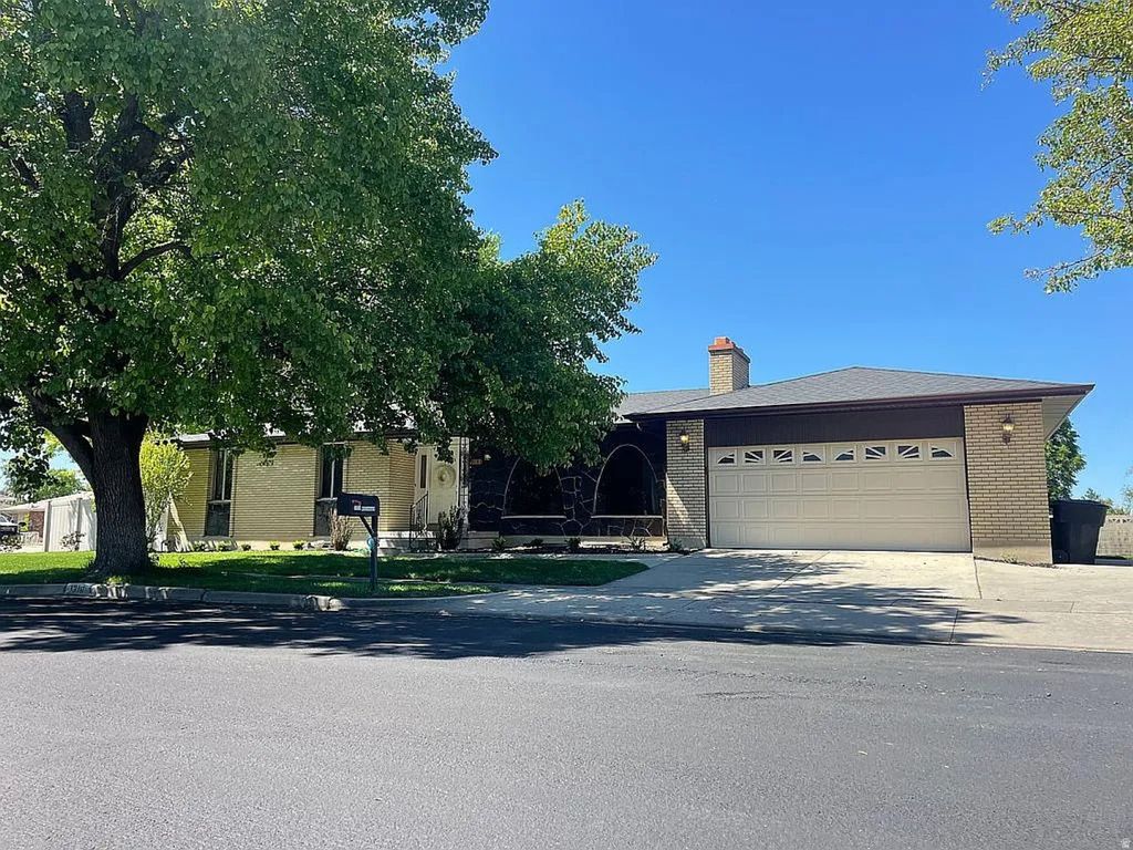 Photo of 1318 W 5000 S, Taylorsville, UT 84123 (MLS # 2159490)
