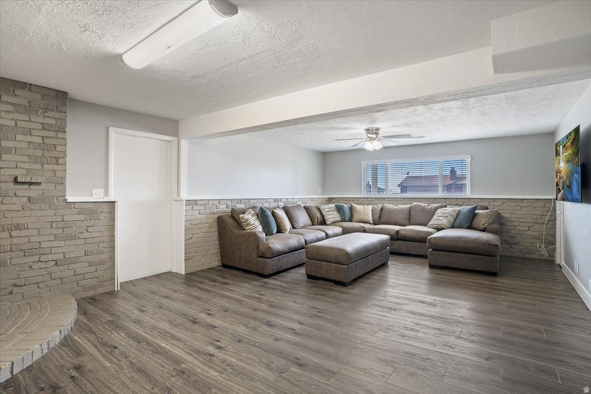 CAMARREN COVE - Residential