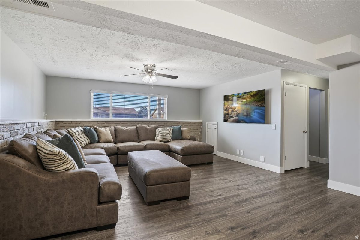 CAMARREN COVE - Residential