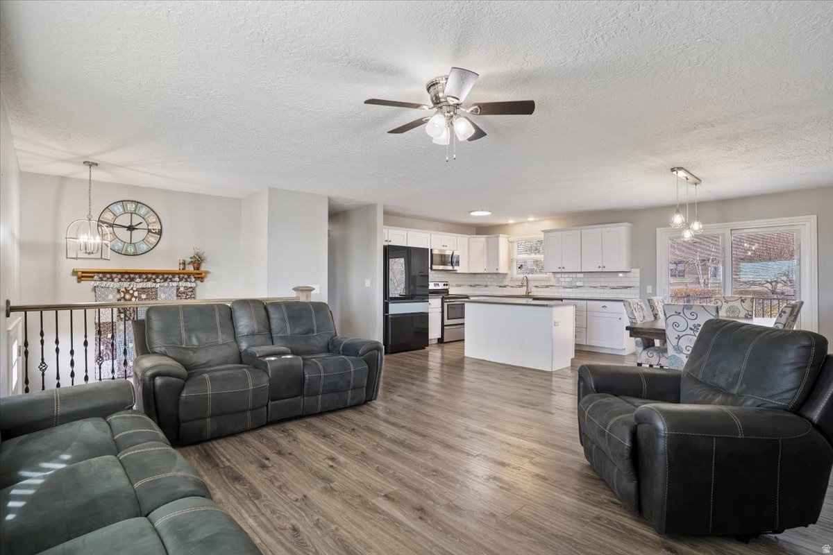 CAMARREN COVE - Residential