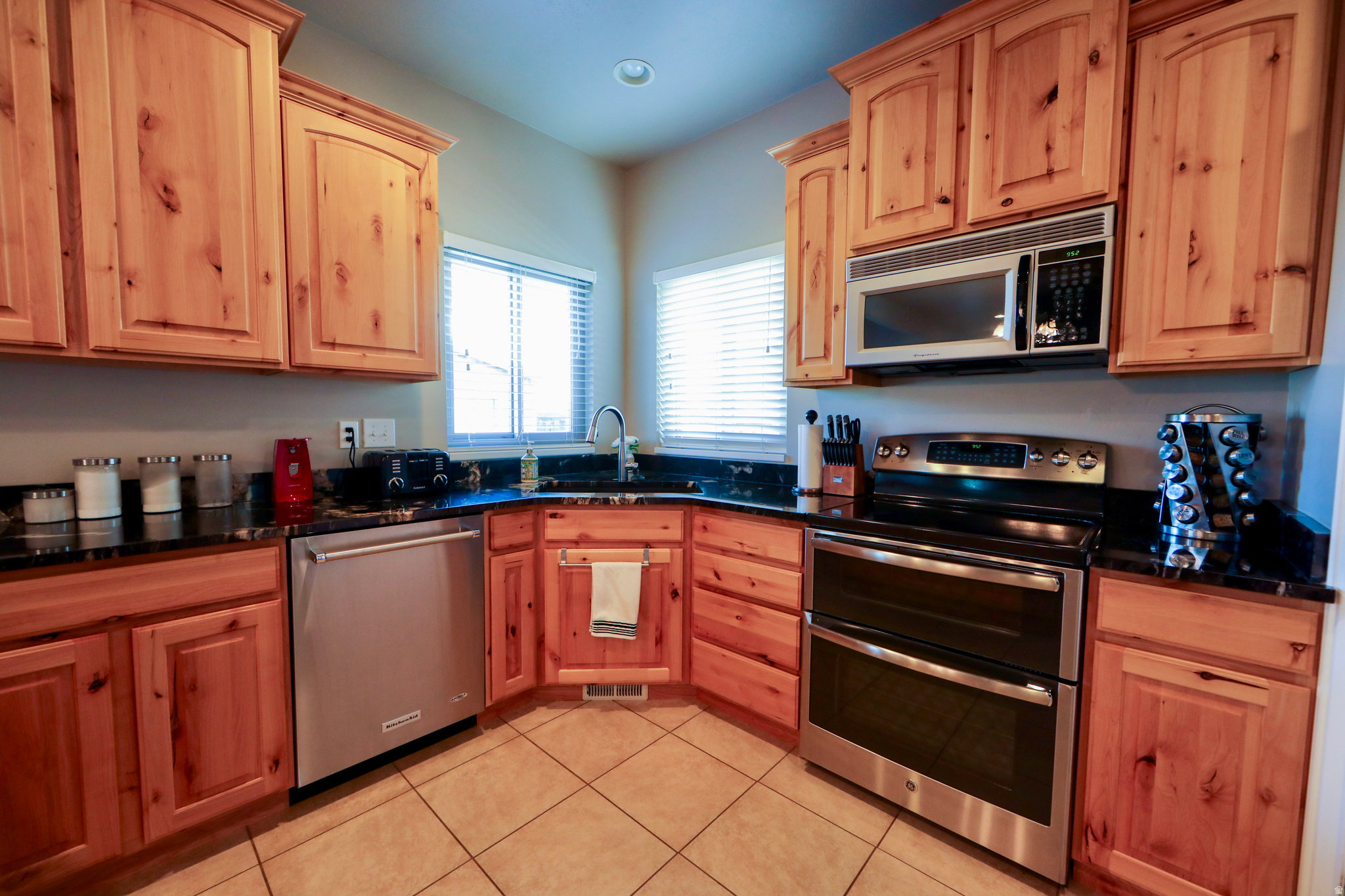 KENNEKUK AT RED HAWK RANCH R1-N13 15S - Residential