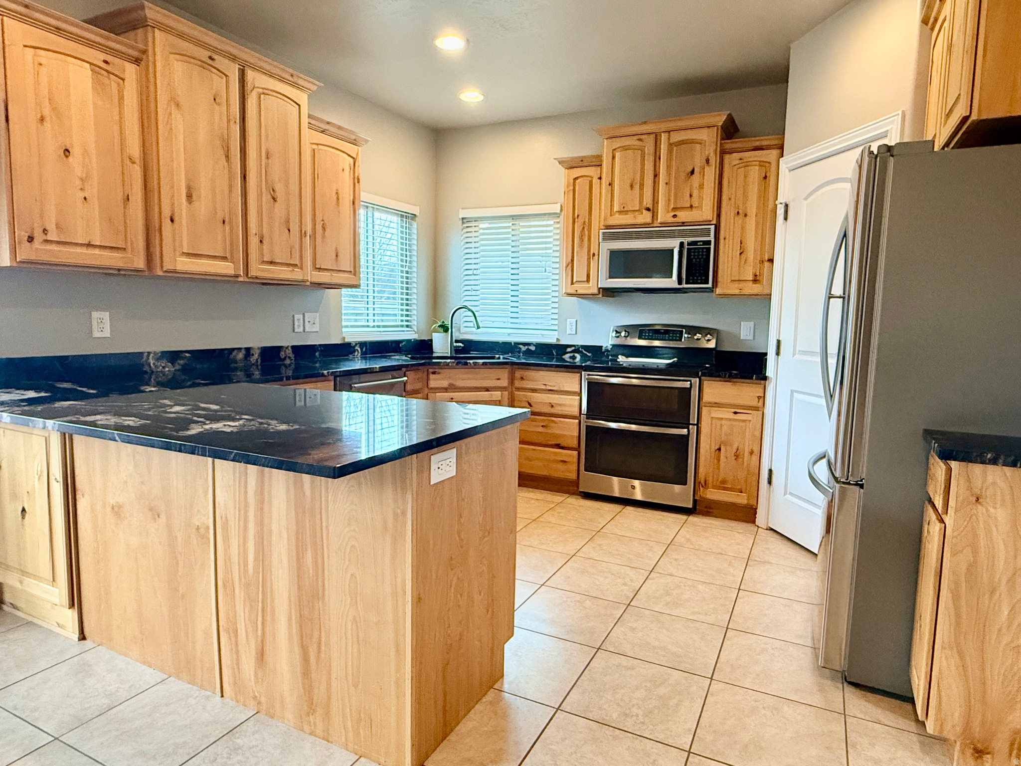 KENNEKUK AT RED HAWK RANCH R1-N13 15S - Residential