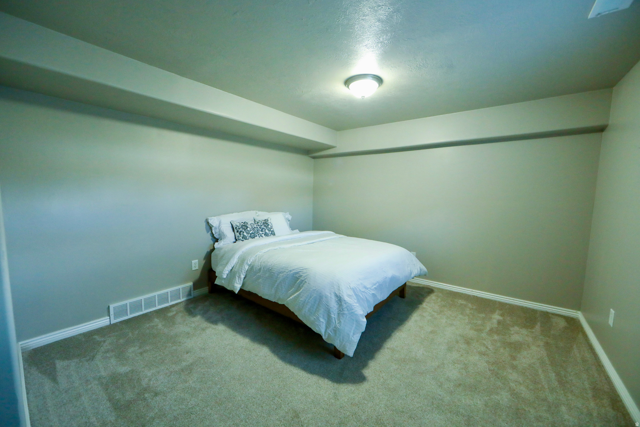 KENNEKUK AT RED HAWK RANCH R1-N13 15S - Residential