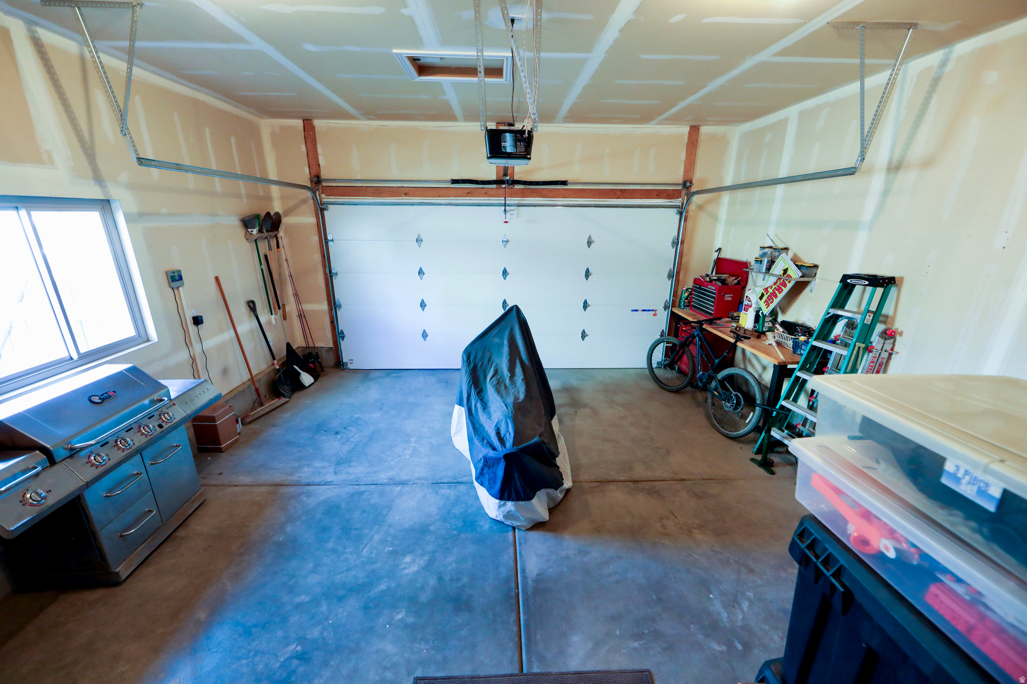 KENNEKUK AT RED HAWK RANCH R1-N13 15S - Residential