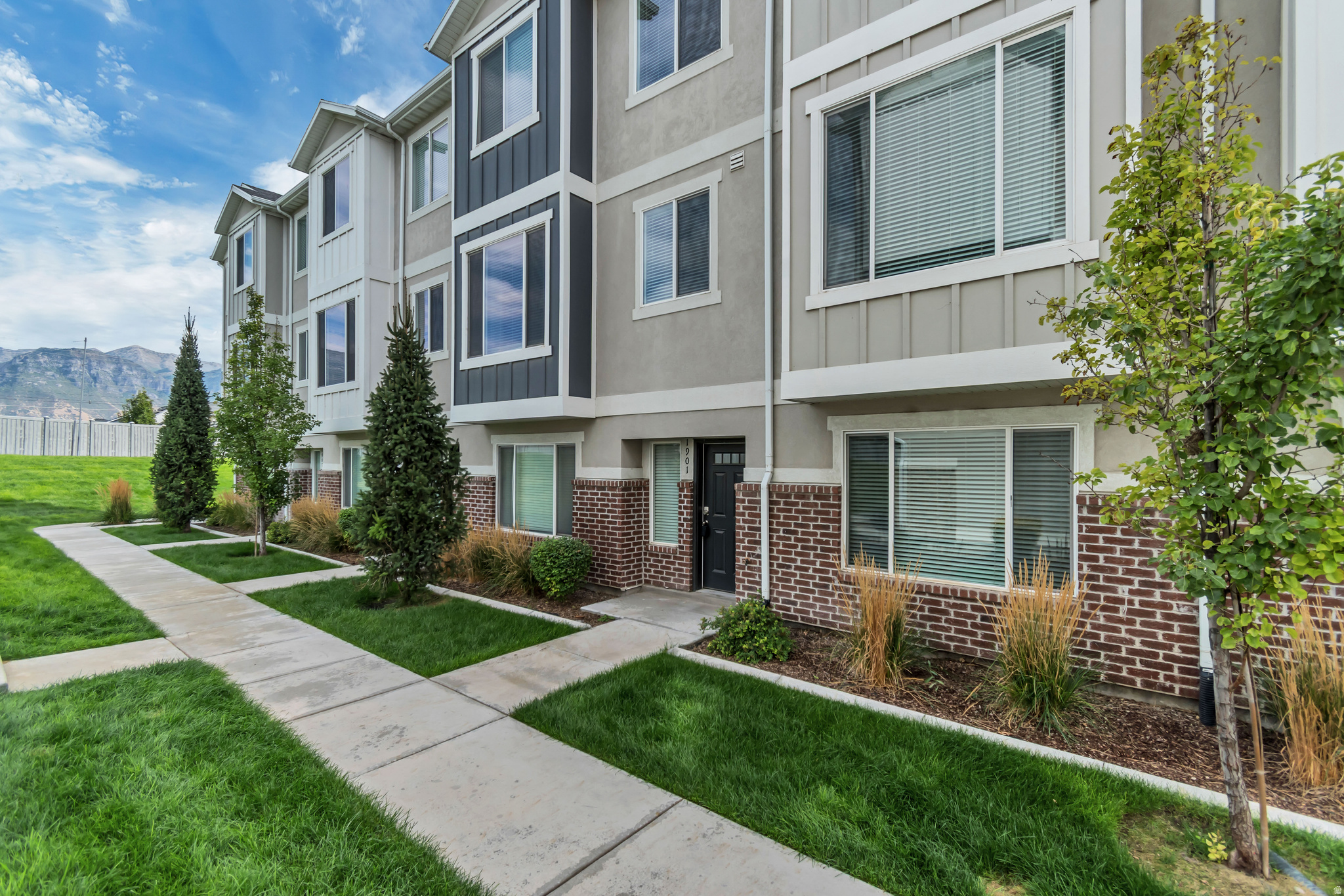 LAKEVIEW - Residential