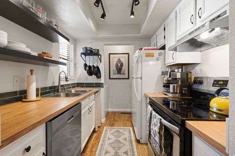 Tiny photo for 1075 COUNTRYWOODS CIR. Cir E #21A, Cottonwood Heights, UT 84047 (MLS # 2144414)