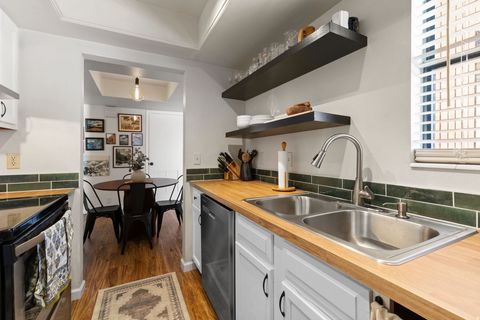 Tiny photo for 1075 COUNTRYWOODS CIR. Cir E #21A, Cottonwood Heights, UT 84047 (MLS # 2144414)