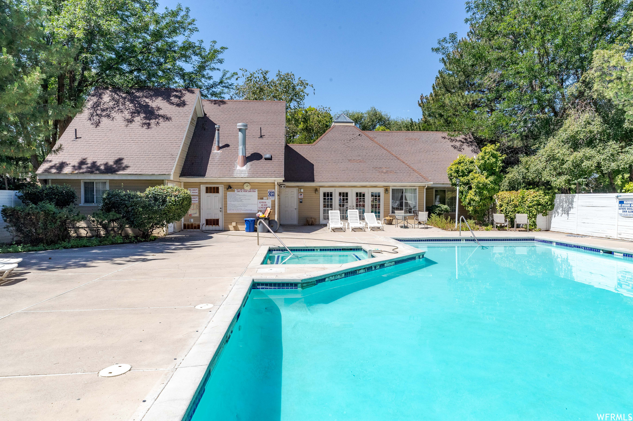 WATERSIDE - Residential