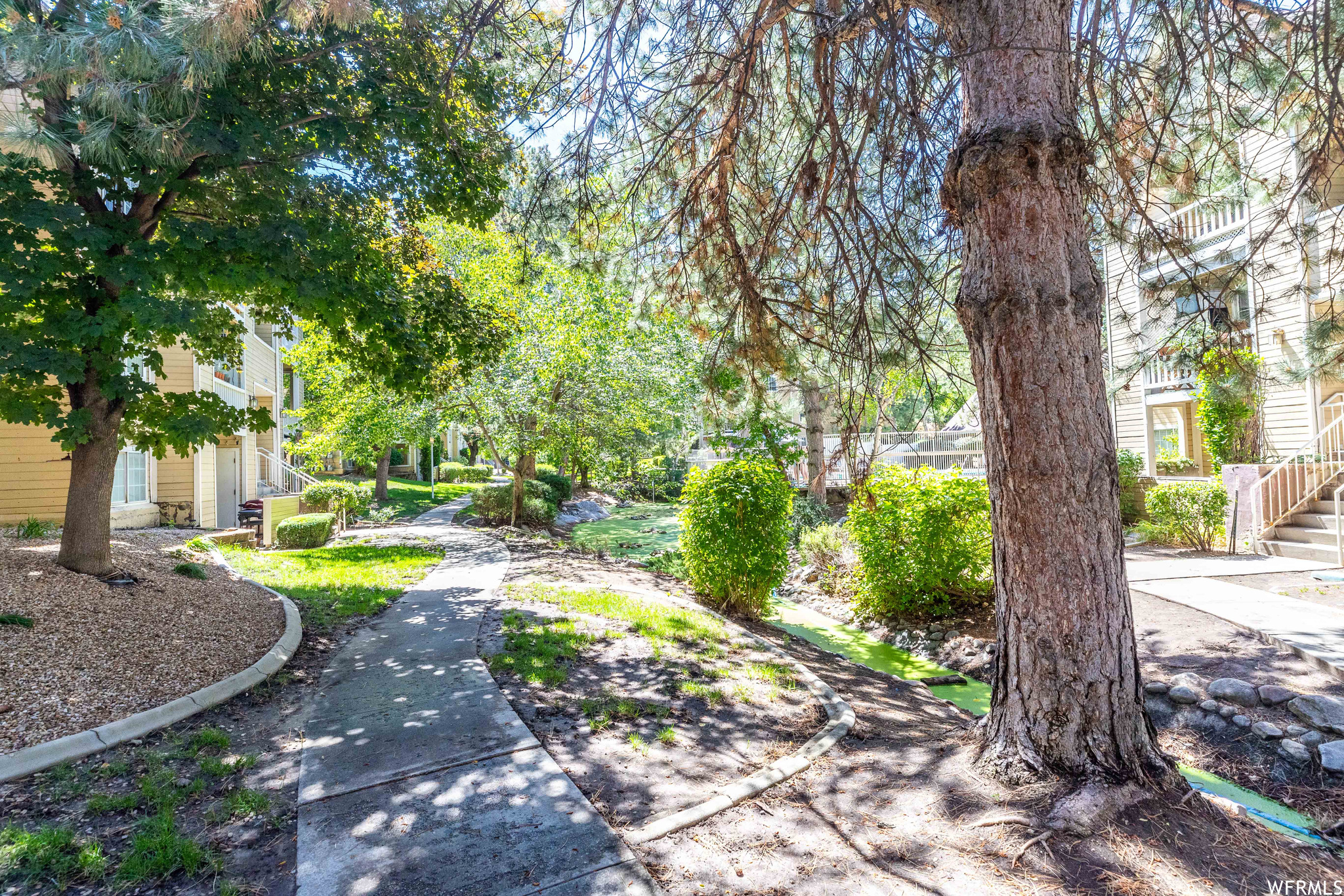 WATERSIDE - Residential