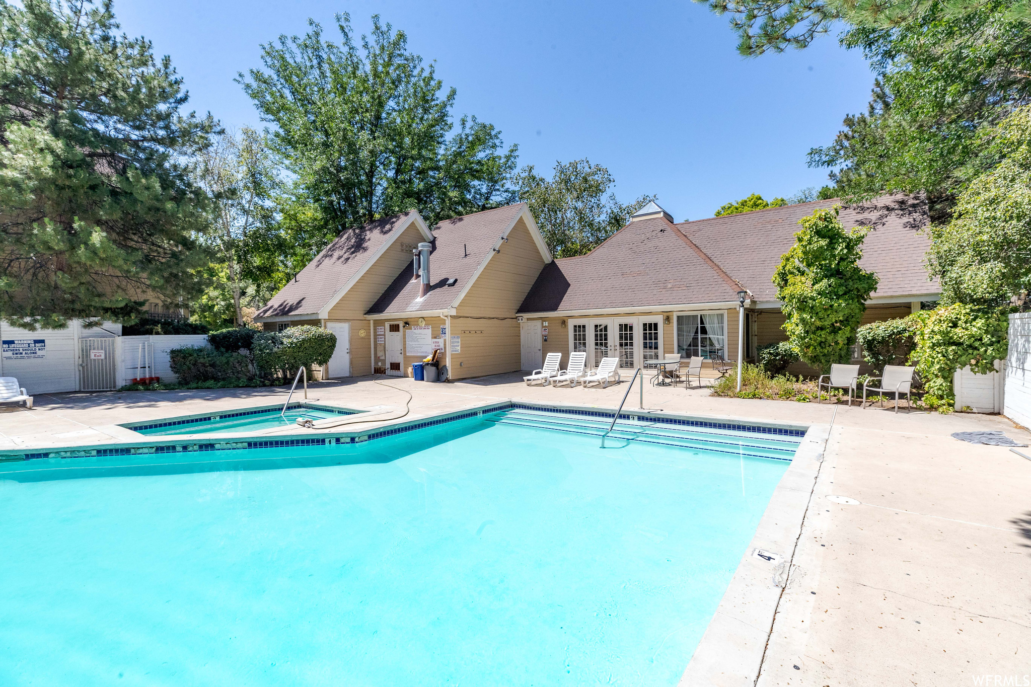 WATERSIDE - Residential