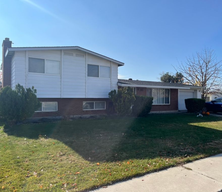Price reduced! Corner lot in a quiet, well established Orem neighborhood. This home offers six bedrooms, three bathrooms, two ample living rooms and a sizable den area. The main floor is larger than it appears. Big cement patio in the back yard. Close to shopping and schools.