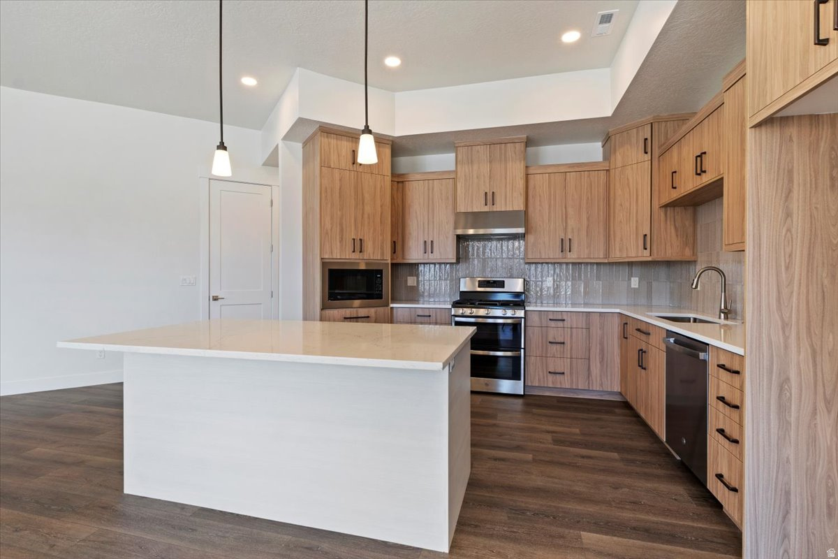 THE COTTAGES AT PEARCE FARM - Residential