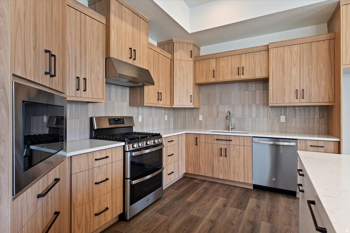 THE COTTAGES AT PEARCE FARM - Residential