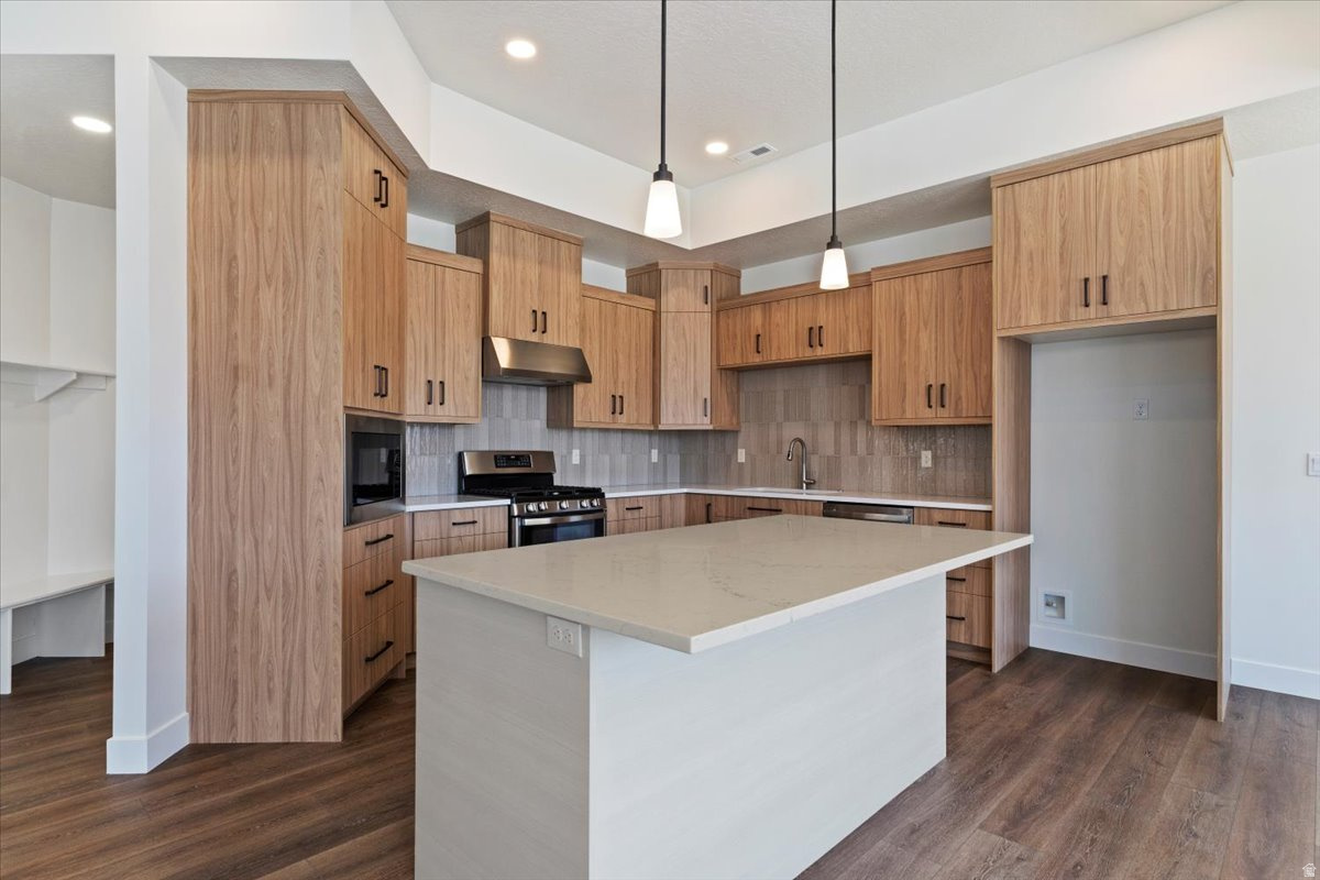 THE COTTAGES AT PEARCE FARM - Residential