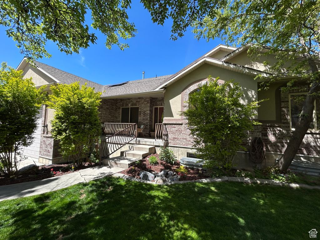 Photo for 9575 AZTEC DR, Cedar Hills, UT 84062 (MLS # 2069035)