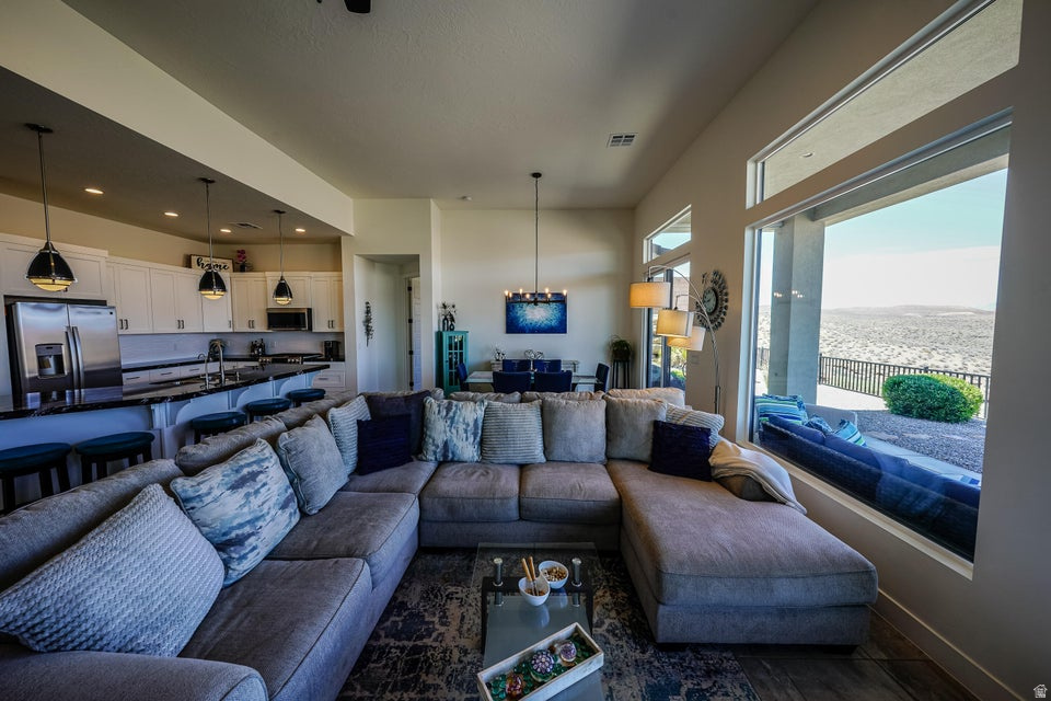 ARANCIO POINT AT DIVARIO PH 1 - Residential