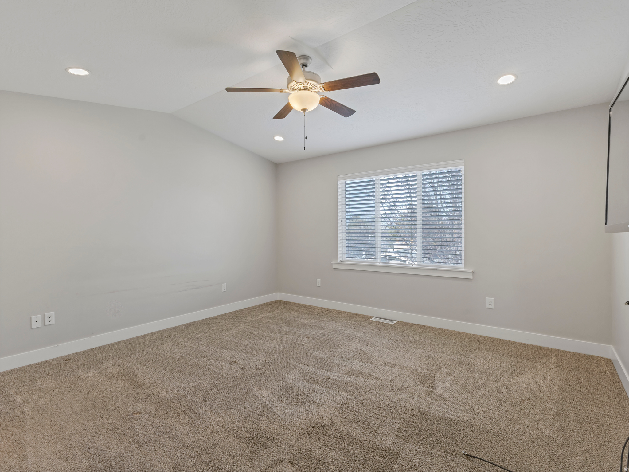 THE VILLAGES ON WINCHESTER - Residential