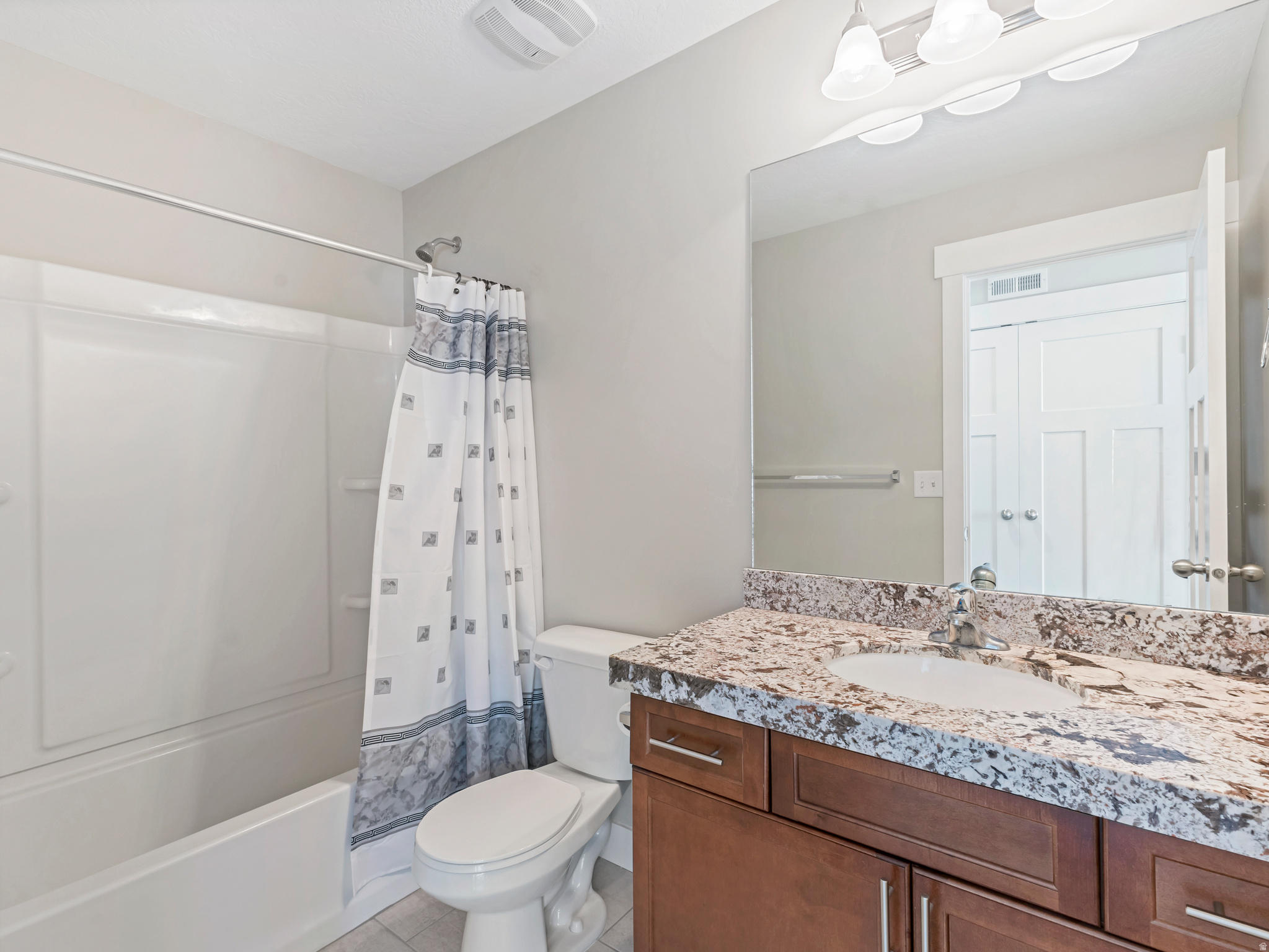 THE VILLAGES ON WINCHESTER - Residential