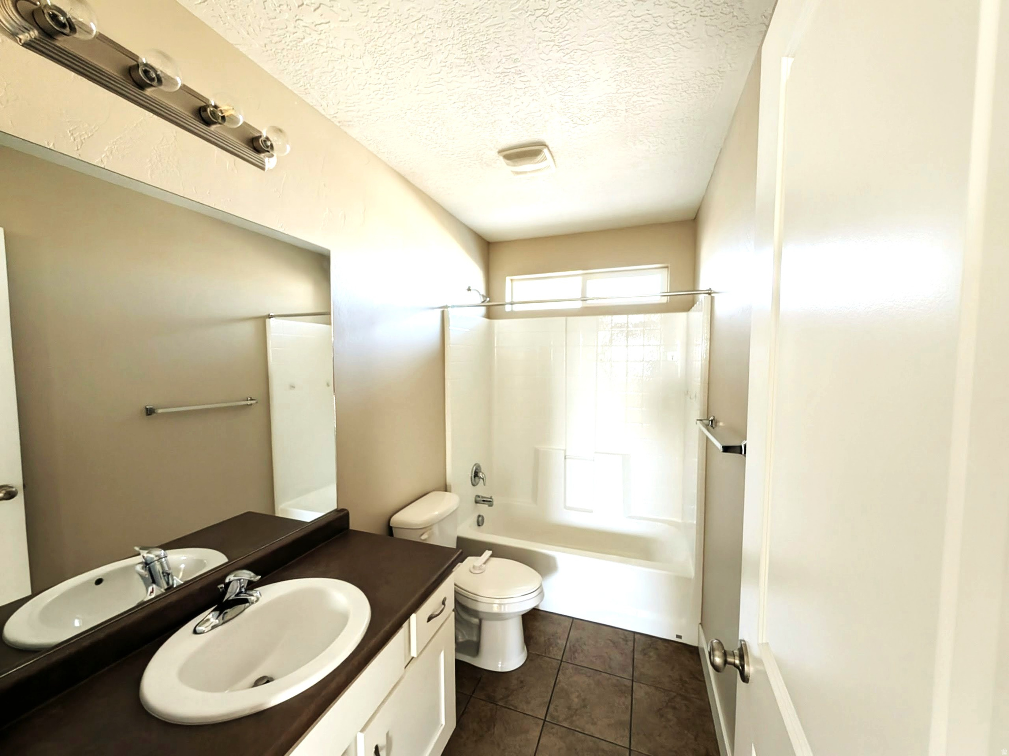 EAST RIVERWALK - Residential