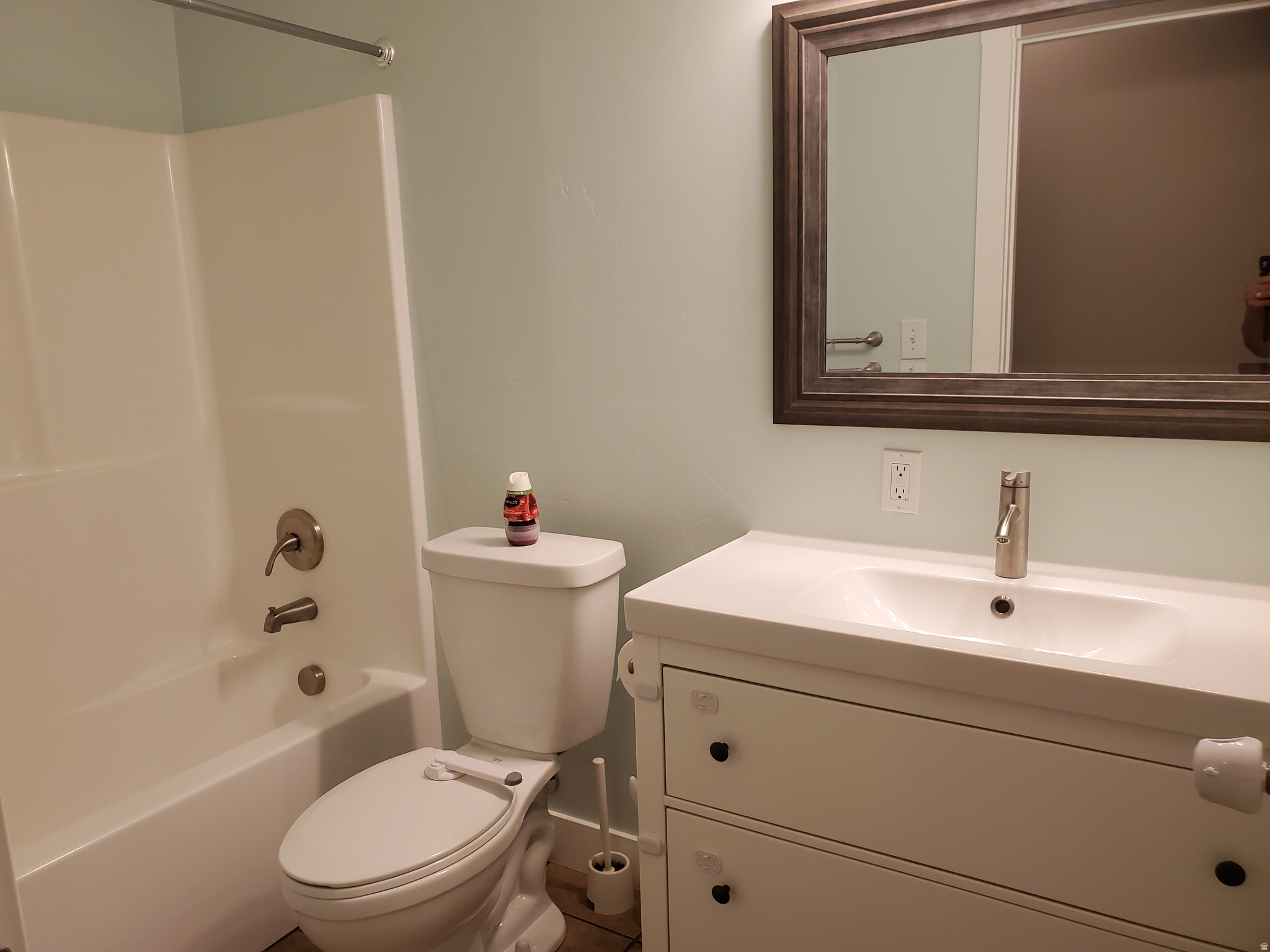 EAST RIVERWALK - Residential