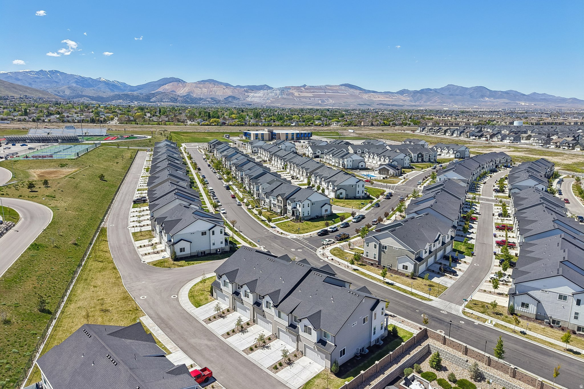 MOUNTAIN RIDGE - Residential