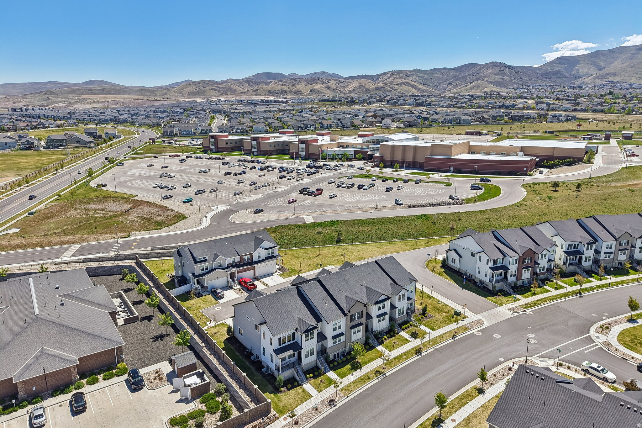 MOUNTAIN RIDGE - Residential