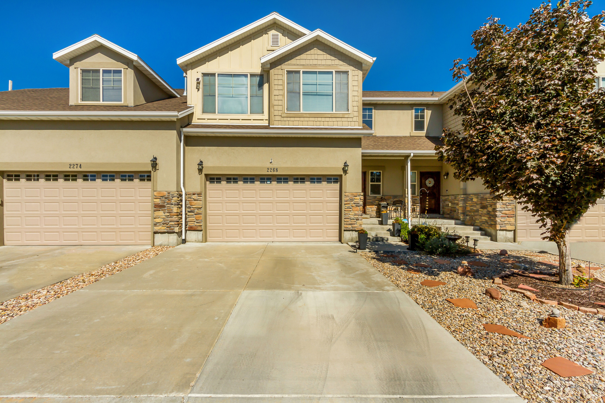 WATERSIDE TOWNHOMES - Residential