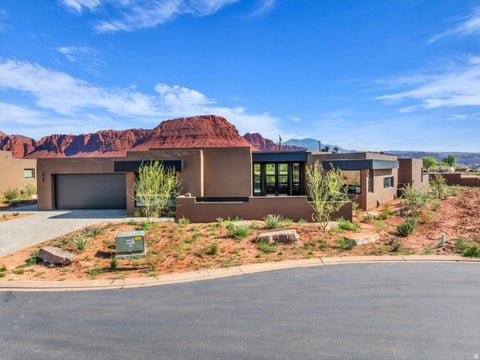 Homes For Sale - 548 W Indigo Way<br/> Ivins, UT 84738