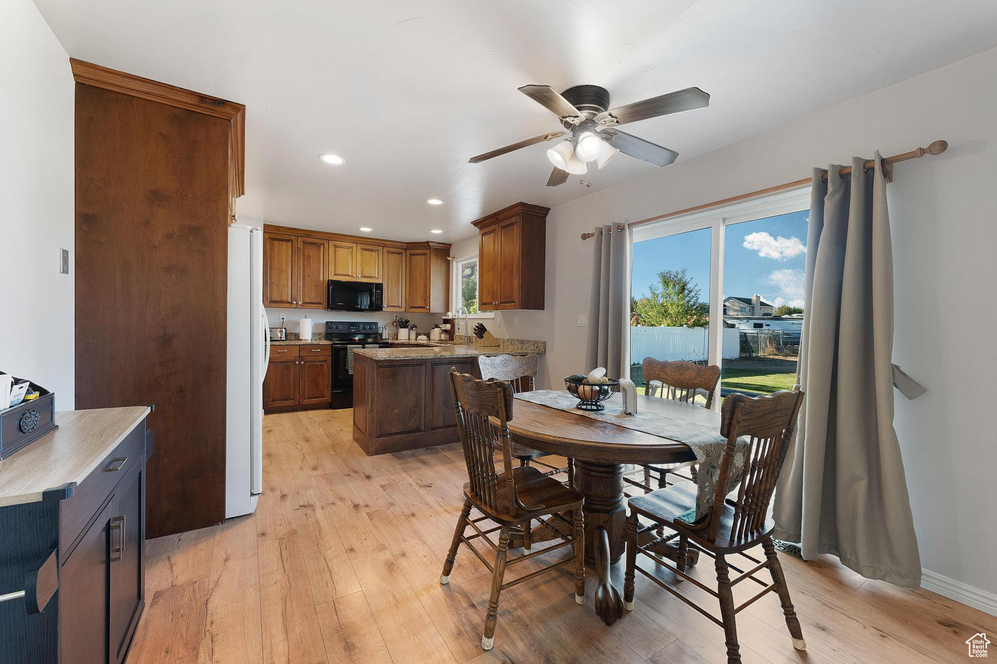MEDALLION COVE - Residential