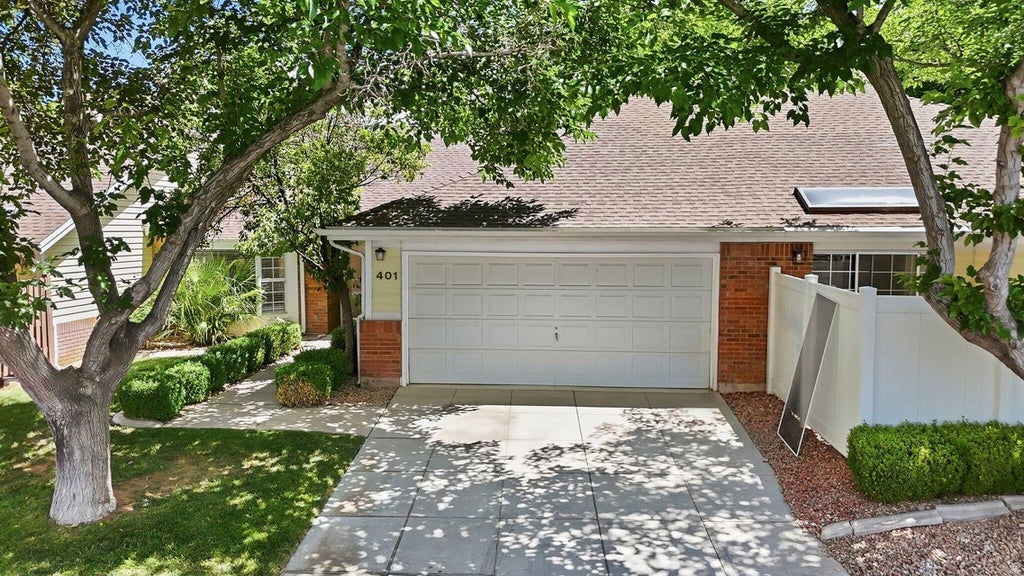 Photo of 845 N VALLEY VIEW DR #401, Saint George, UT 84770 (MLS # 2163198)