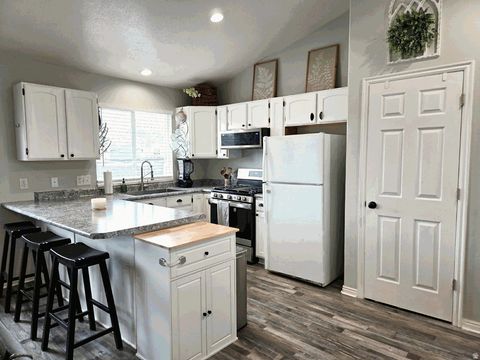 Tiny photo for 2147 E SHADOW DR, Eagle Mountain, UT 84005 (MLS # 2140711)