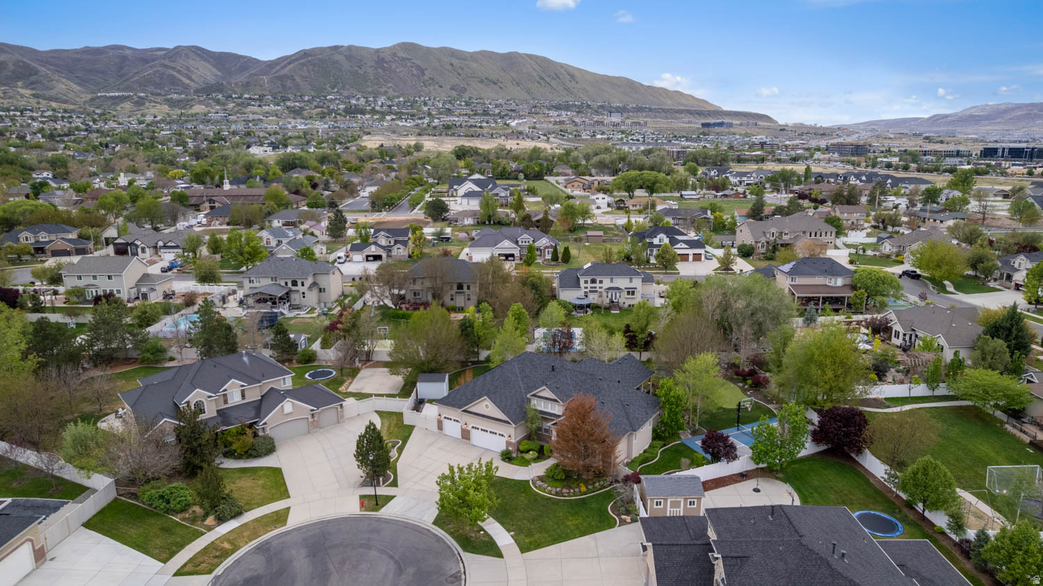 MEADOWS - Residential