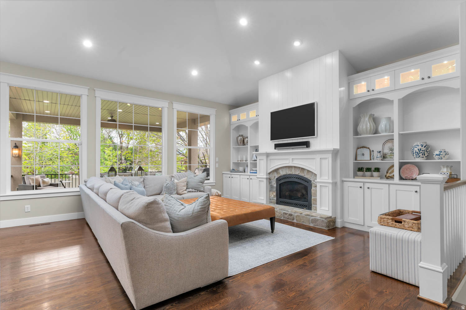 MEADOWS - Residential