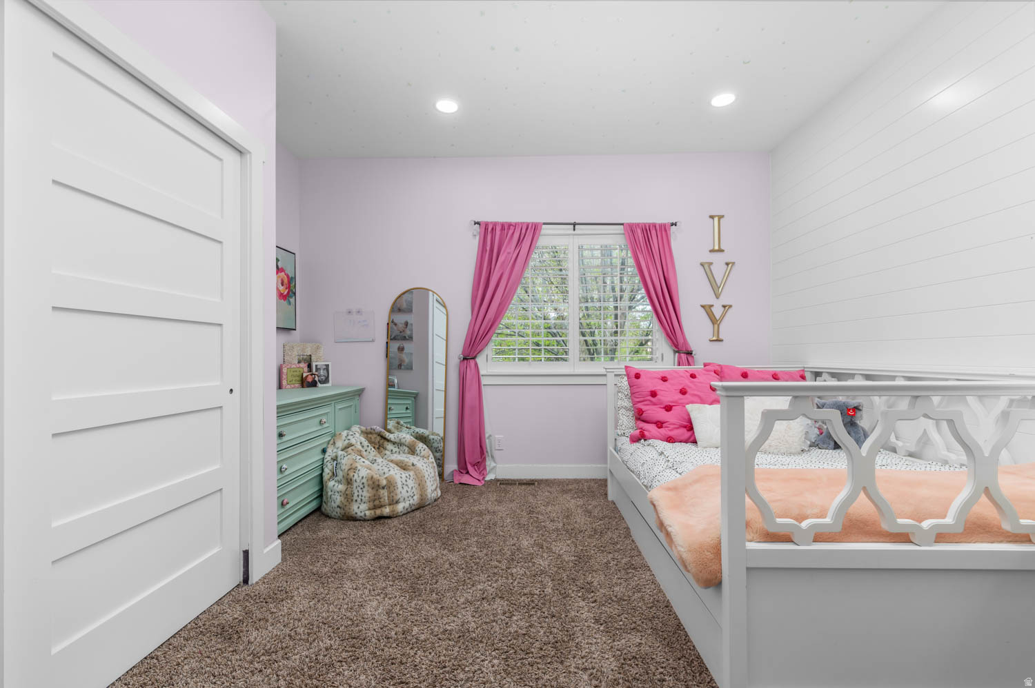 MEADOWS - Residential