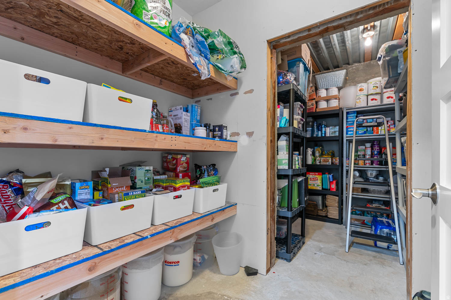 MEADOWS - Residential