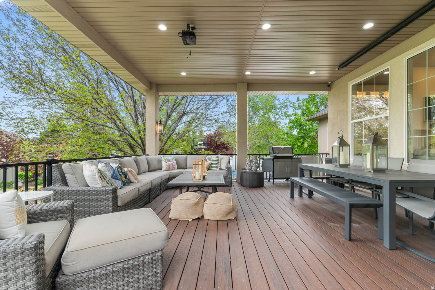 MEADOWS - Residential