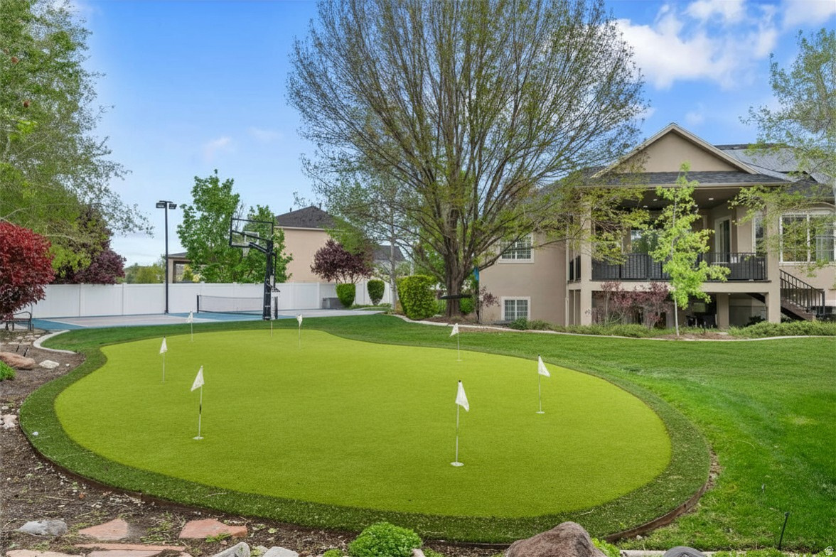 MEADOWS - Residential