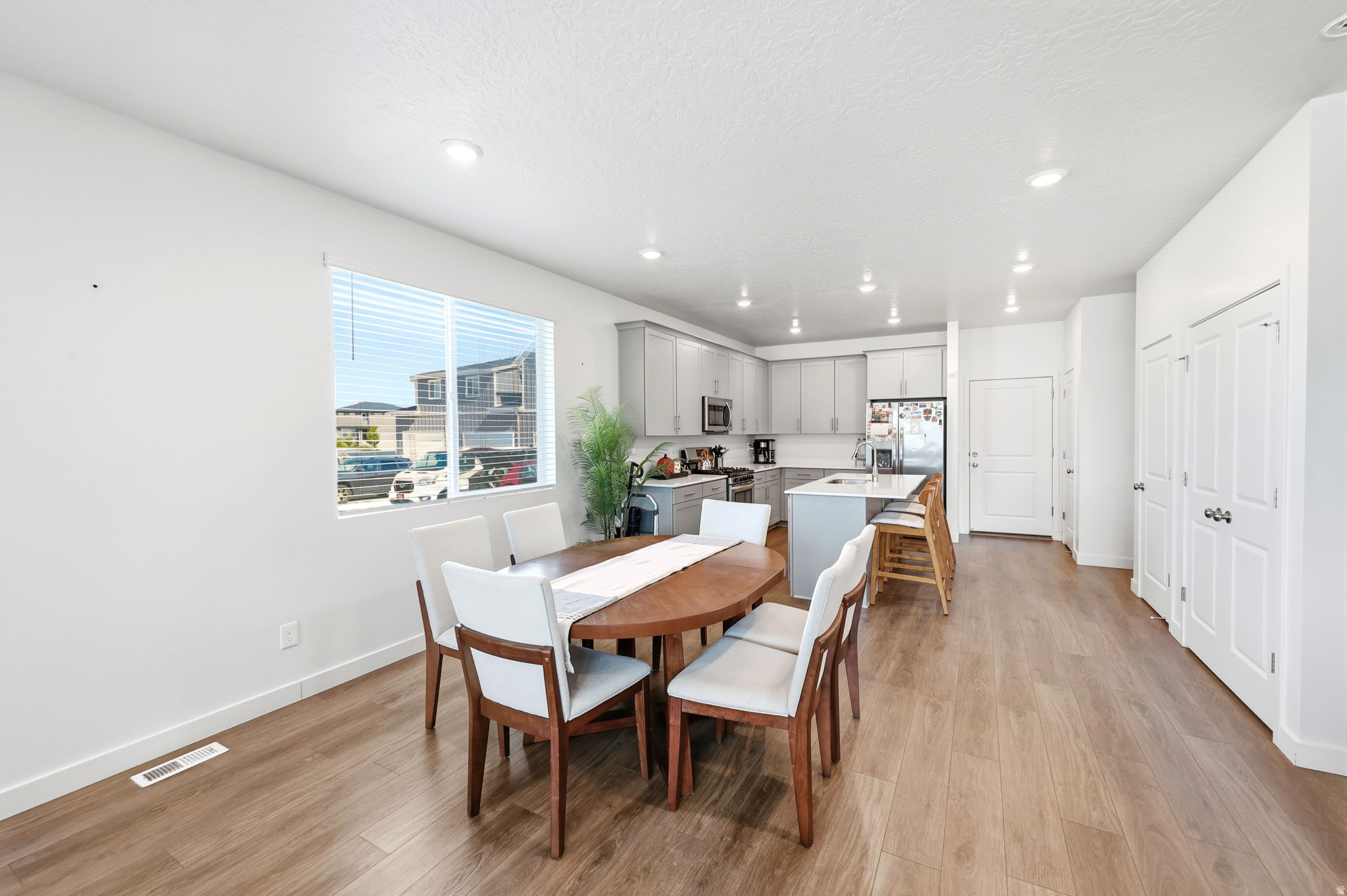 ESCALA - Residential