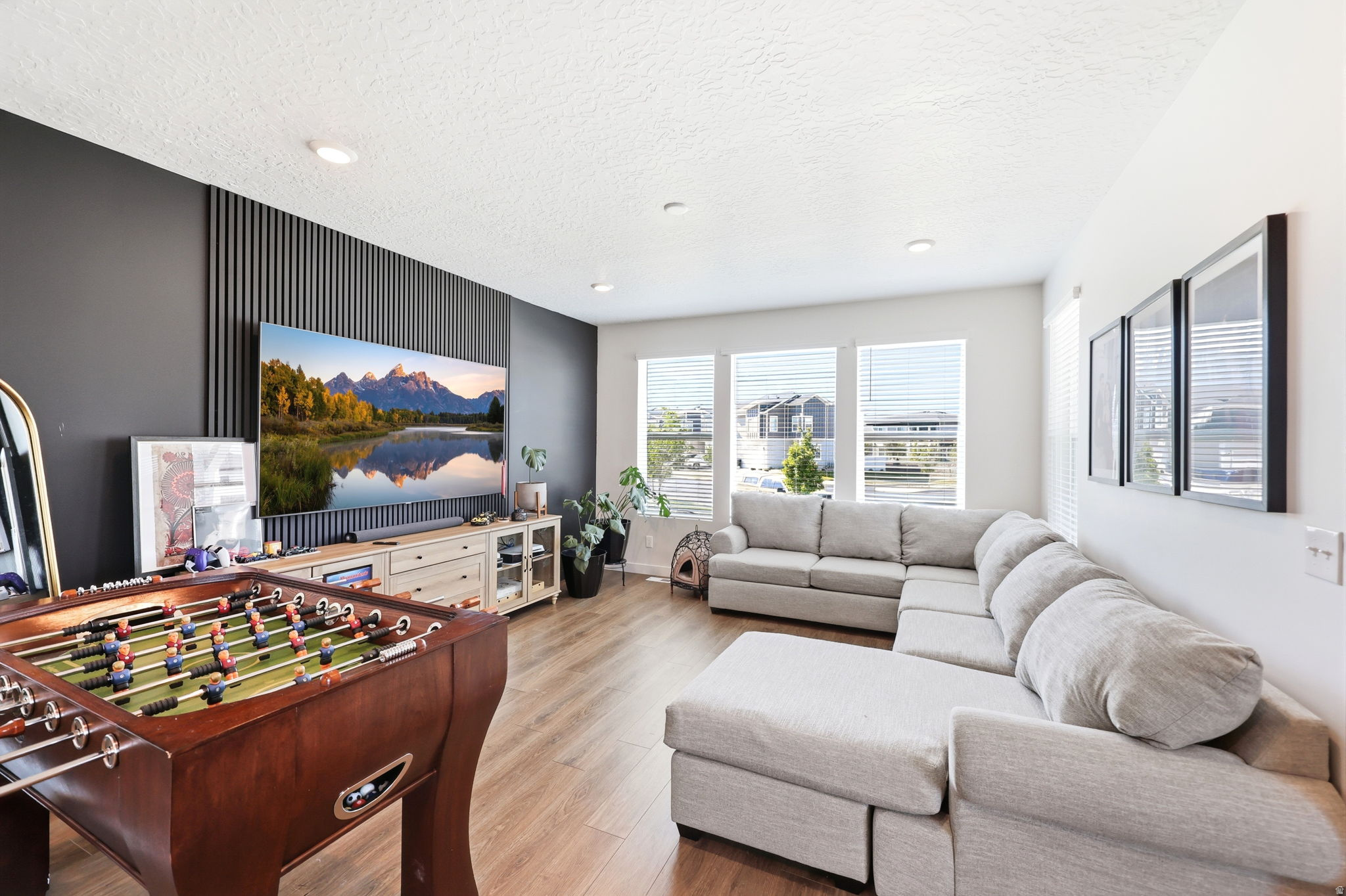 ESCALA - Residential
