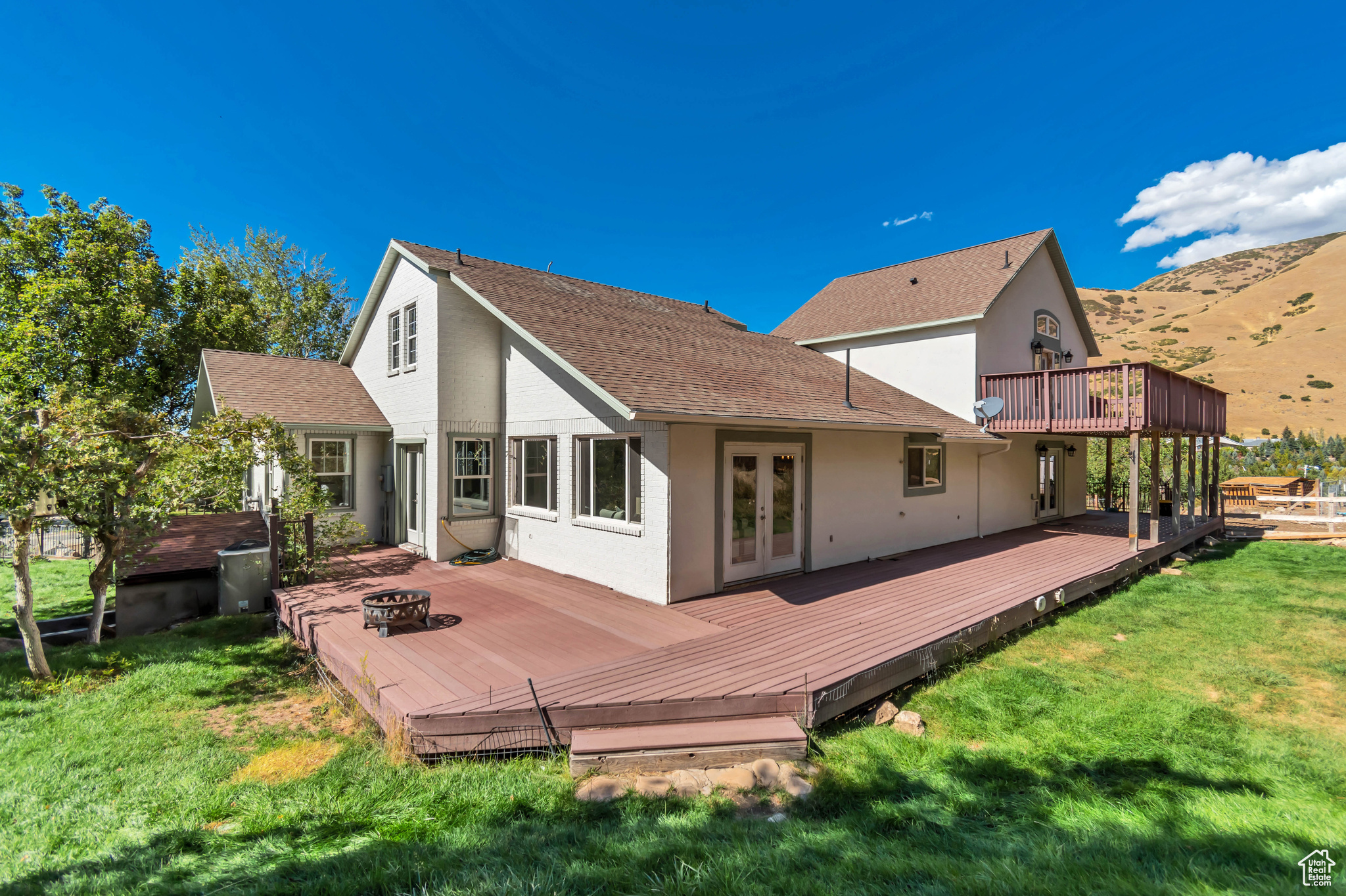 QUIET MEADOW FARMS - Residential
