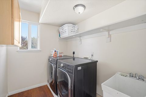 Tiny photo for 1359 W PARKSIDE LN S, Layton, UT 84041 (MLS # 2153509)