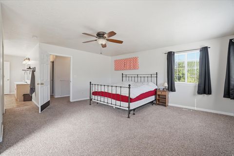 Tiny photo for 1359 W PARKSIDE LN S, Layton, UT 84041 (MLS # 2153509)