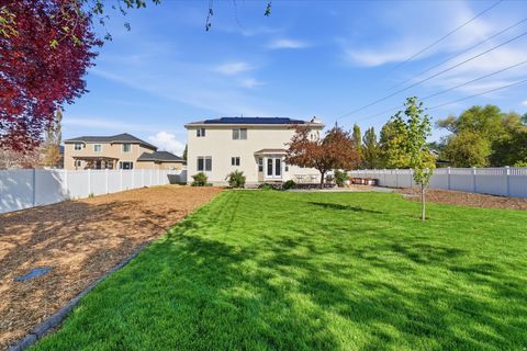 Tiny photo for 1359 W PARKSIDE LN S, Layton, UT 84041 (MLS # 2153509)