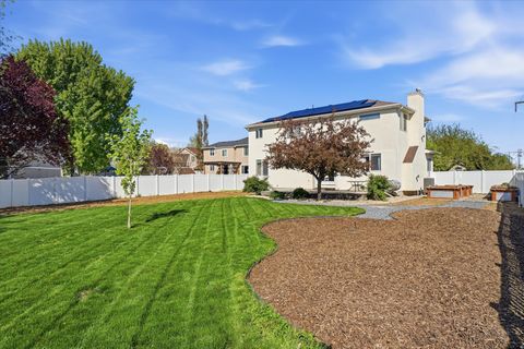 Tiny photo for 1359 W PARKSIDE LN S, Layton, UT 84041 (MLS # 2153509)
