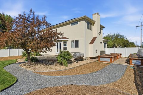 Tiny photo for 1359 W PARKSIDE LN S, Layton, UT 84041 (MLS # 2153509)