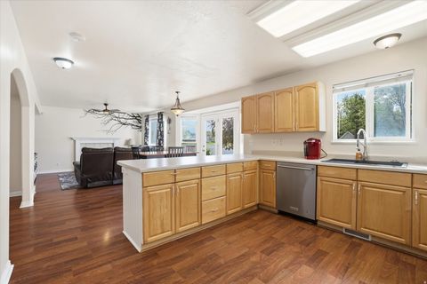 Tiny photo for 1359 W PARKSIDE LN S, Layton, UT 84041 (MLS # 2153509)