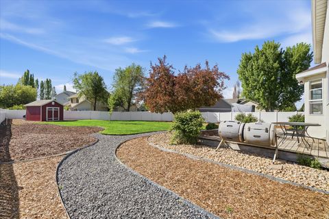 Tiny photo for 1359 W PARKSIDE LN S, Layton, UT 84041 (MLS # 2153509)