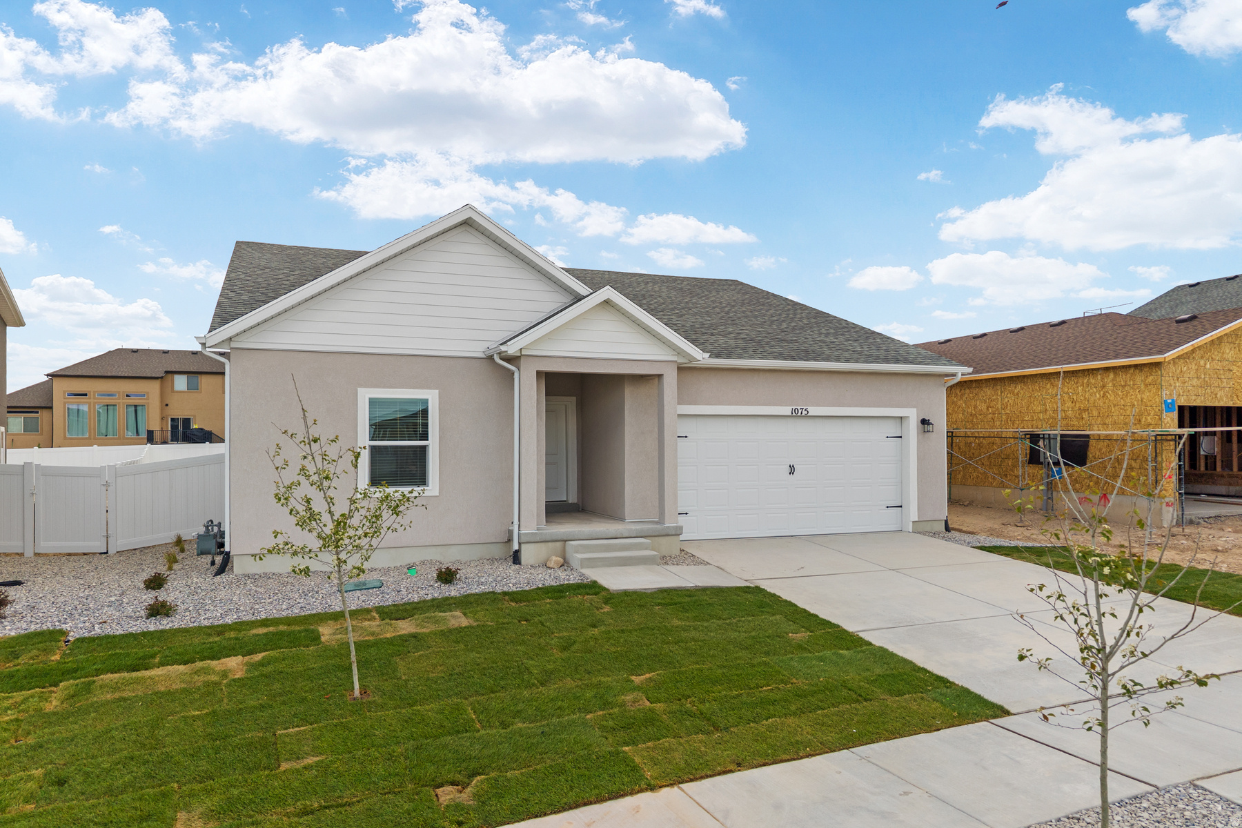 DESERT EDGE - Residential
