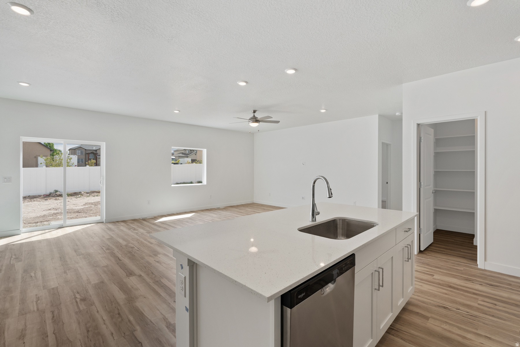 DESERT EDGE - Residential