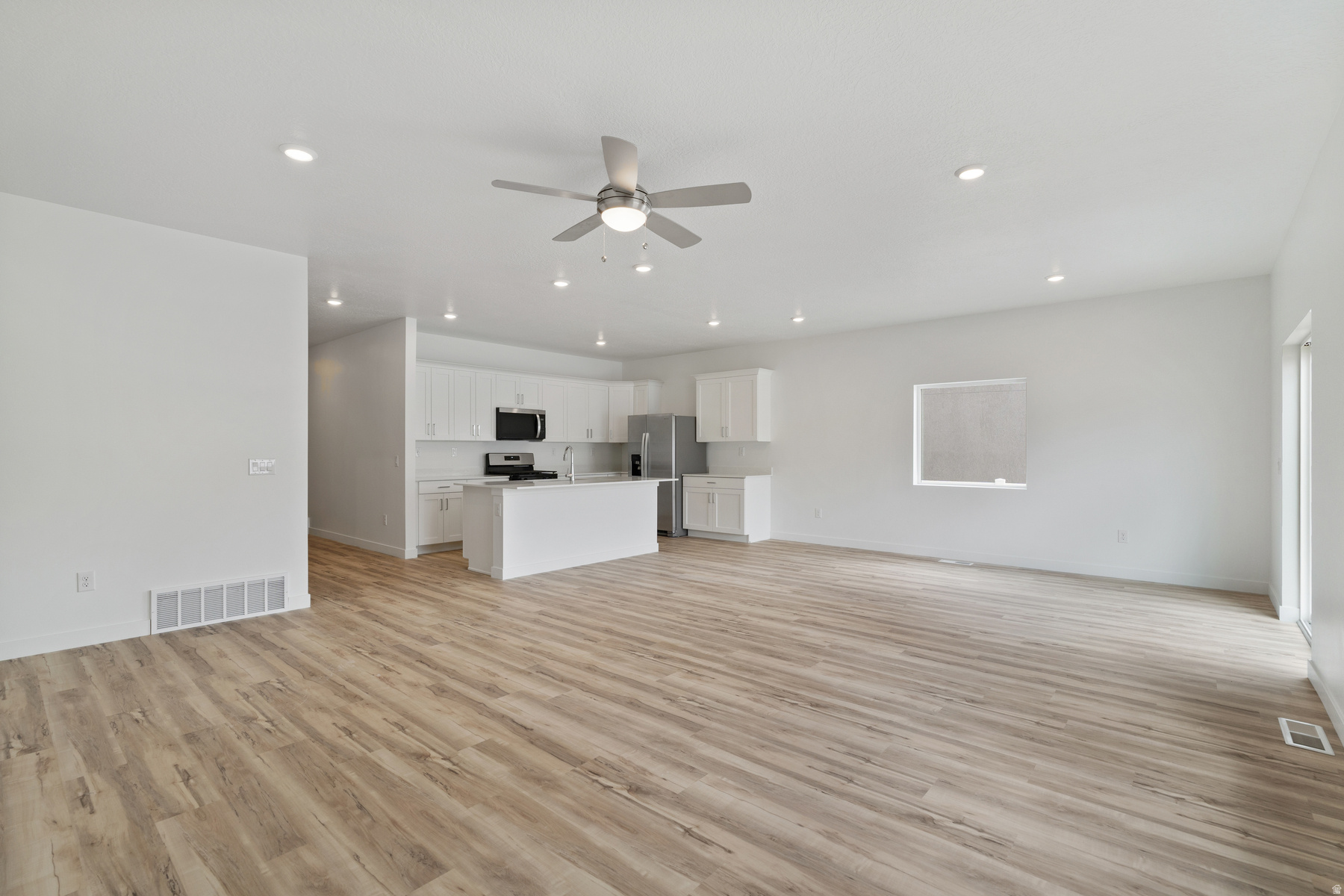 DESERT EDGE - Residential